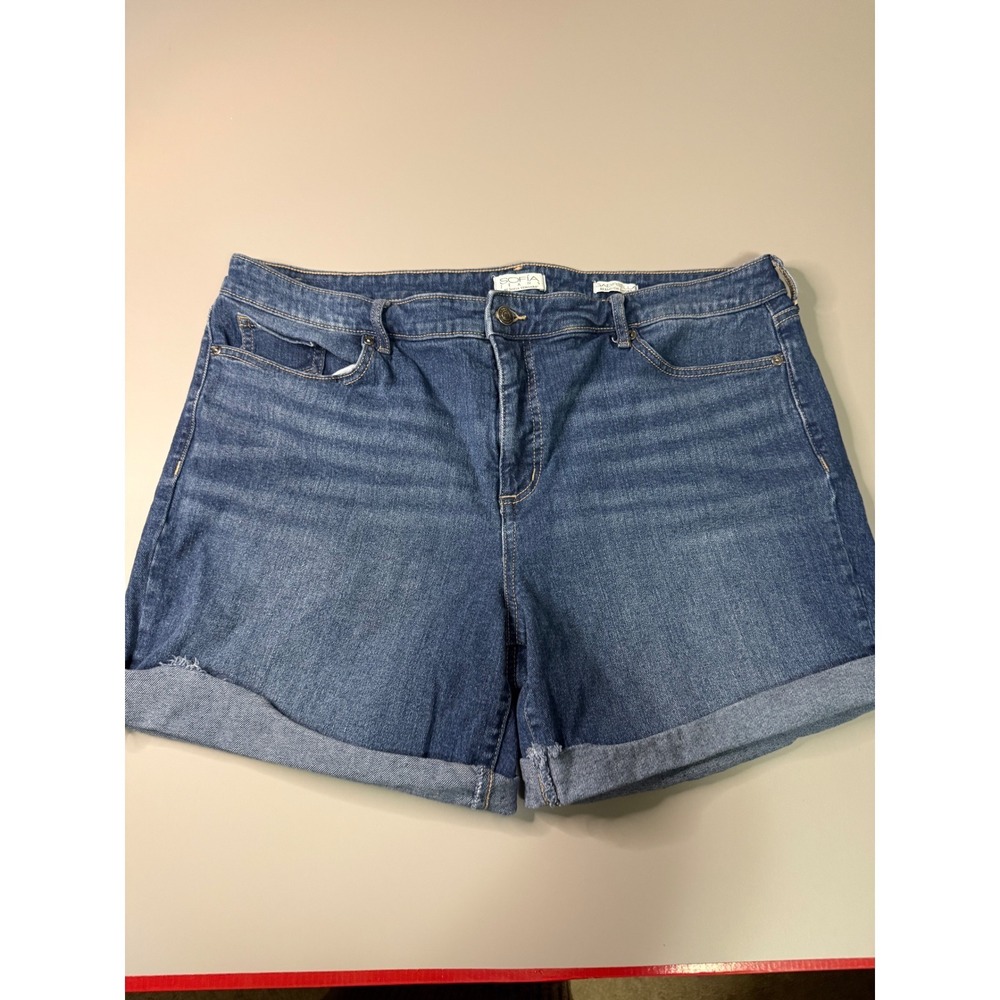 Sofia Jeans by Sofia Vergara Gabriella Bermuda Shorts Medium Wash Denim Size 18